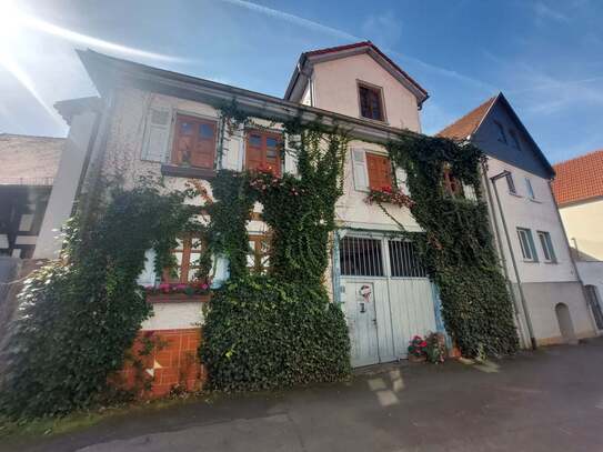 Ein Haus zum Wohlfühlen, Genießen und Leben in gesuchter Lage der Kernstadt von Münzenberg