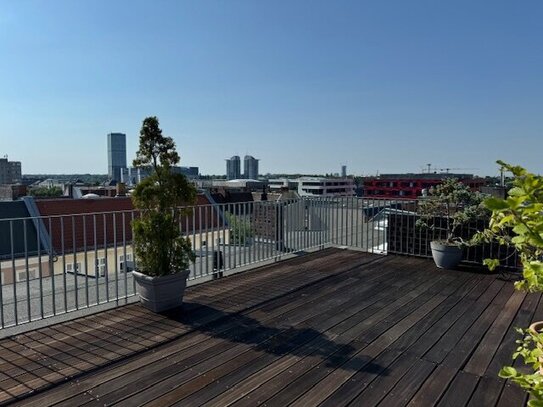 Schicke Dachgeschosswohnung mit großer Dachterrasse und TG-Stellplatz!