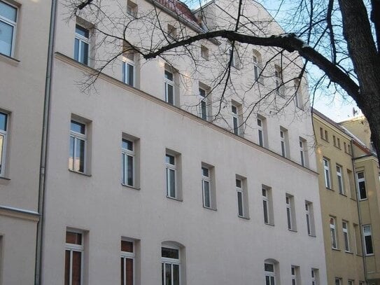 Helle 2-Zimmer-Wohnung mit großem Balkon