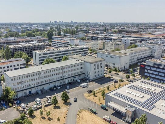 Abgeschlossene Mietfläche Unmittelbar an der Bushaltestelle gelegen, in Adlershof