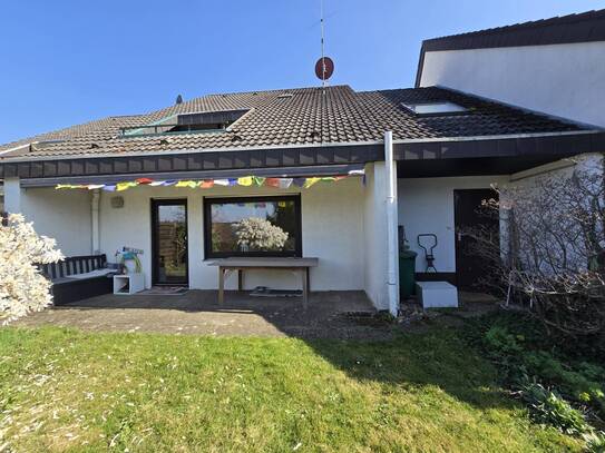 Reihenmittelhaus mit Garten, Garage & Ausbaupotenzial in ruhiger Lage von Karlsbad