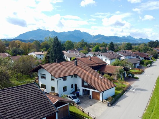 Zweifamilienhaus in Übersee - Idyllische Lage mit großem Grundstück