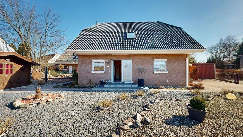 Immobilie in Neuzelle - Modernes Einfamilienhaus mit Garage, Grundstück, 2 Terrassen in Möbiskruge bei Eisenhüttenstadt - Bild 0