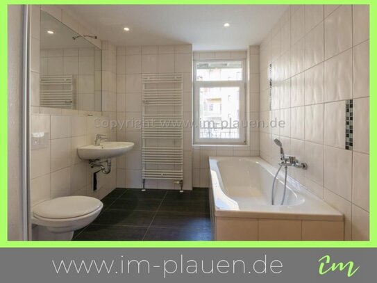 2 Zimmerwohnung in Plauen / Syratal - großzügiger Balkon - modernes Bad mit Badewanne und Dusche