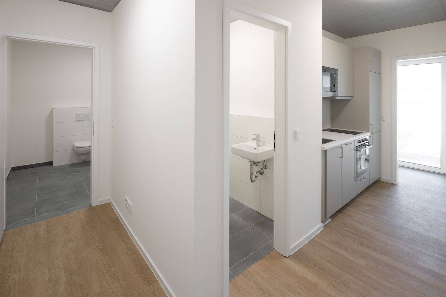 Gemütliches Zimmer in 2er-WG mit WBS 100/140 für Azubis und Studenten - Photo 1
