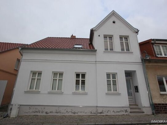 Mehrfamilienhaus mit Hofzufahrt im Zentrum von Ziesar