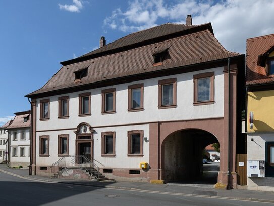 Historische ehemalige Posthalterei mit Wohn- und Gewerbeeinheit in Burgwindheim