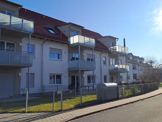 HELLE 2 ZIMMER WOHNUNG MIT BALKON