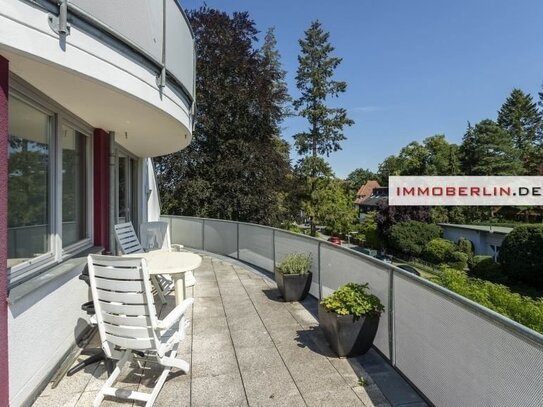 IMMOBERLIN.DE - Toplage am Schlachtensee: Exquisite Wohnung mit Sonnenterrassen