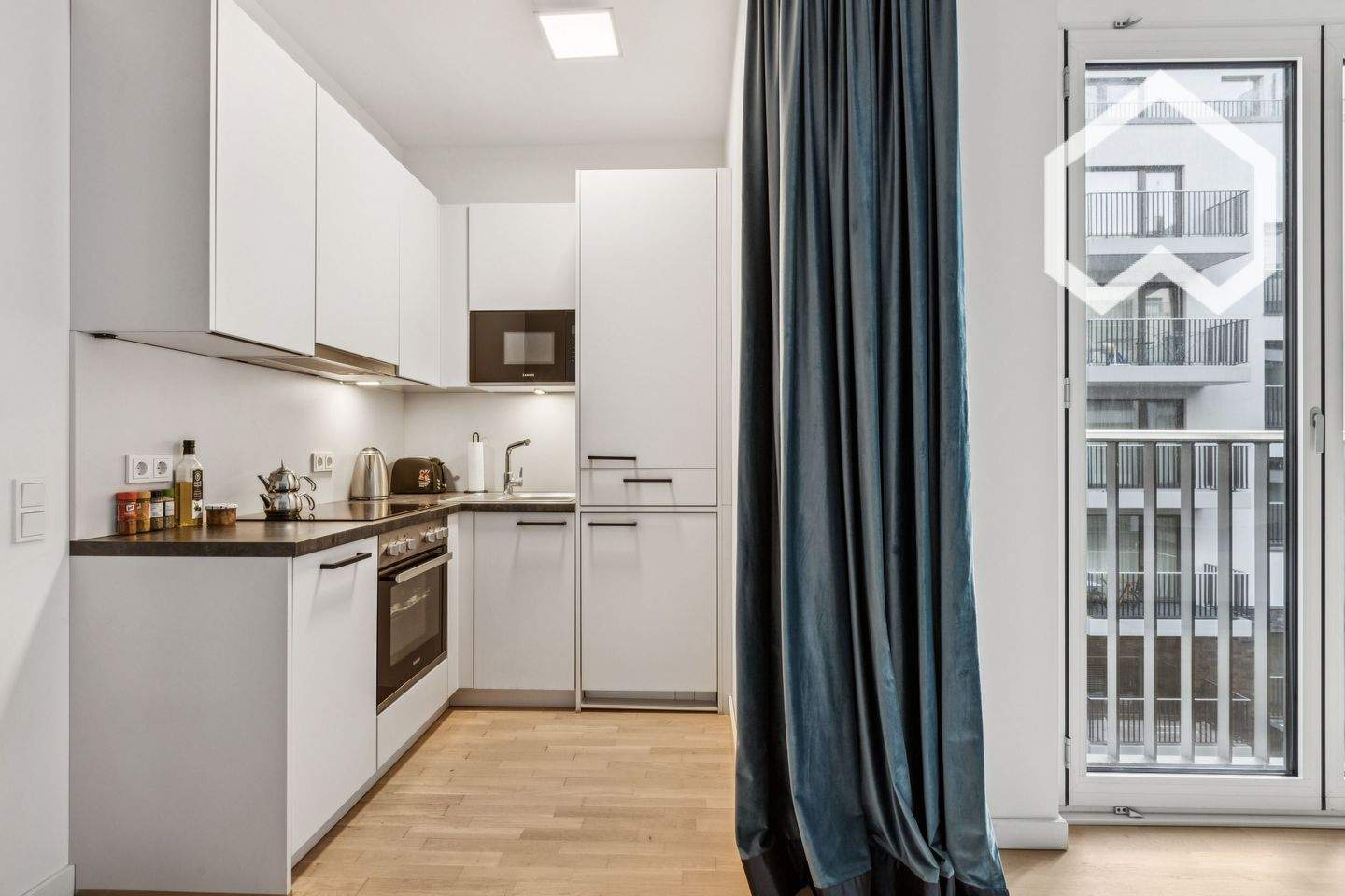 Hochwertige möblierte 2 Zimmer Luxuswohnung (Studio) in der Residenz "3 Höfe" - Photo 1