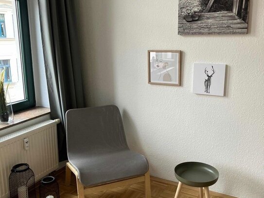 großes Zimmer, sonniger Balkon, vollausgestattete WG, Putzservice