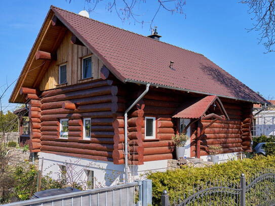 Blockbohlenhaus mit Potenzial - Ihr neues Zuhause oder eine lukrative Kapitalanlage