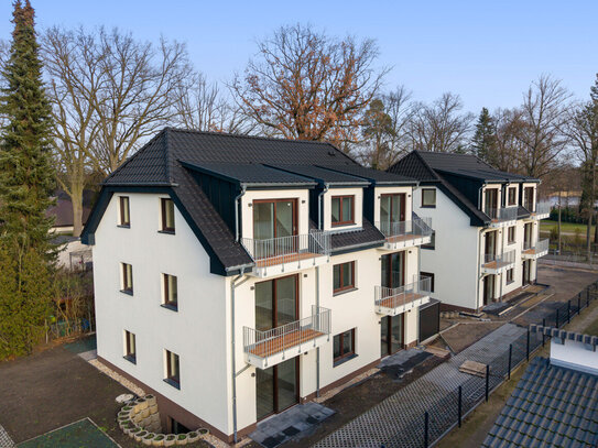 Haus im Haus! Beeindruckend schöne 4-Zimmer-Dachgeschosswohnung mit 2 Balkonen in exklusiver Seenähe