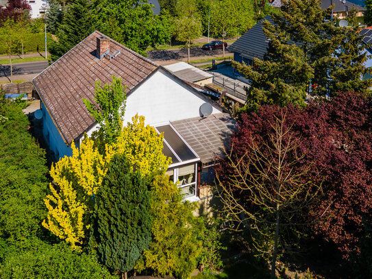 Mit Wintergarten, Einbauküche, Pool, Garten, opt. Einliegerwohnung: Einfamilienhaus in Fredersdorf