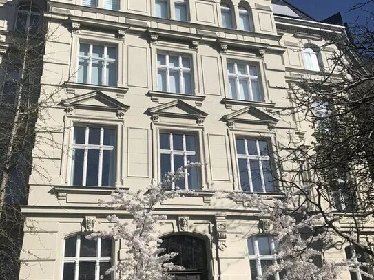 Erstbezug: Großzügige 5,5-Zimmer Altbauwohnung mit Wintergarten in Berlin Tiergarten