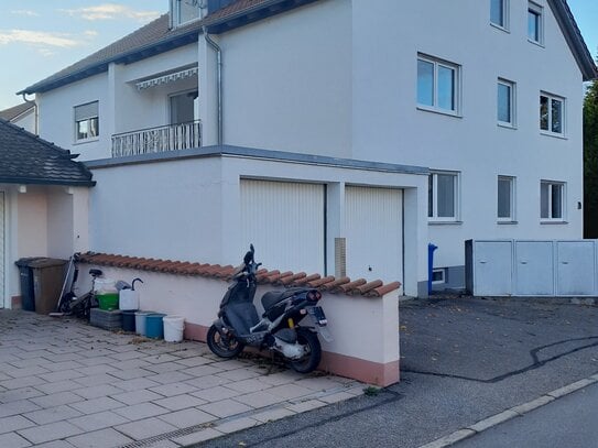 Renovierte, helle 3 Zimmer Wohnung 77 qm mit Balkon