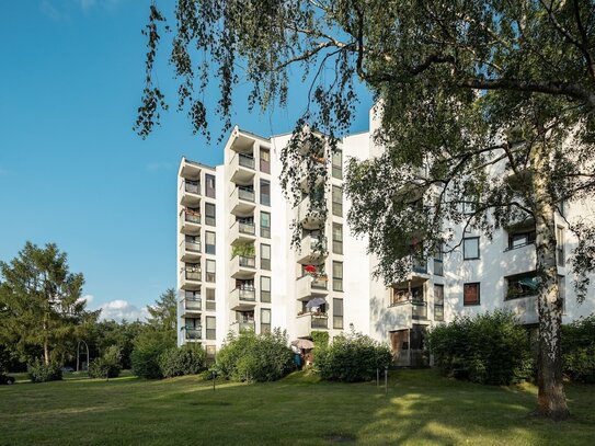 Heimwerker aufgepasst! Lichtdurchflutete 2-Zimmer Wohnung mit Balkon & Aufzug in Spandau