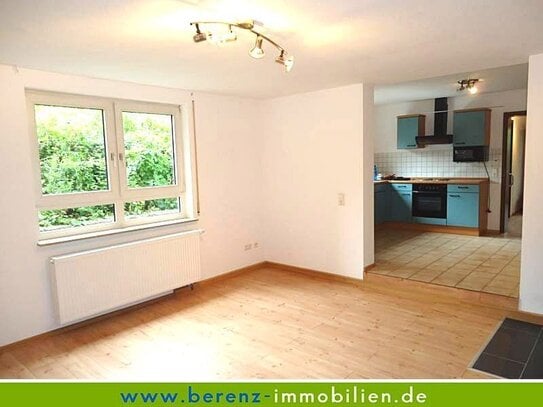 Gemütliche 2 ZKB mit Kamin, EKB, großer Freisitz + Stellplatz!