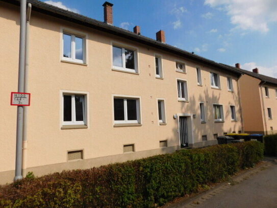 Ruhig und grün gelegen... schicke 3-Zimmerwohnung im EG in Rheinnähe mit Balkon...