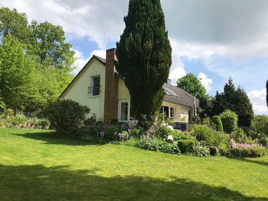 Großzügiges Einfamilienhaus mit tollem Grundstück in Rosengarten zu vermieten