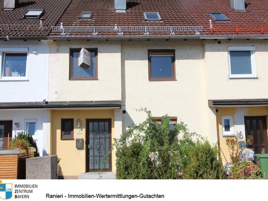 Sanierungsbedürftiges Reihenmittelhaus mit Garage in TOP Lage in Neutraubling