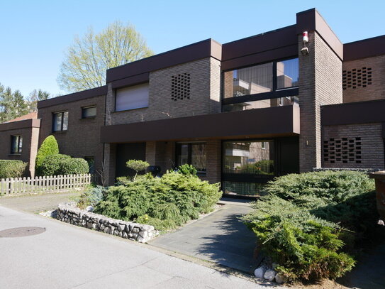 Zweifamilienhaus mit Garage, Stellplätzen und großer Dachterrasse in Bestlage von Buer-Mitte