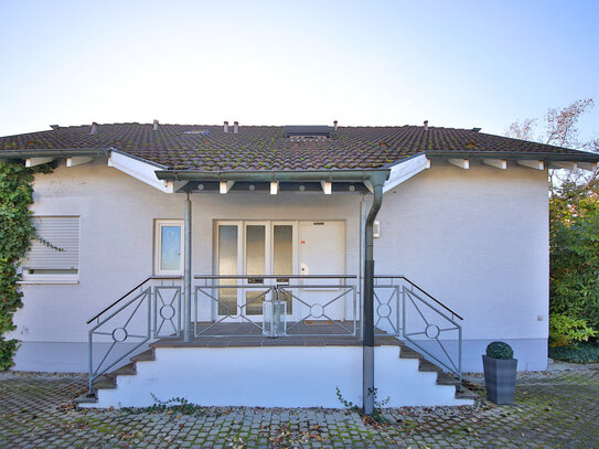 2-Zimmer-DG-Wohnung mit großer Terrasse und unverbaubarem Ausblick in ruhiger Wohnlage