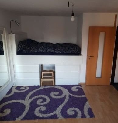 Nur 12 Minuten bis Würzburg Zentrum, Würzburg/ Kist. Apartment mit Wohn/ Schlafbereich, separater Küchenzeile und Dusch…