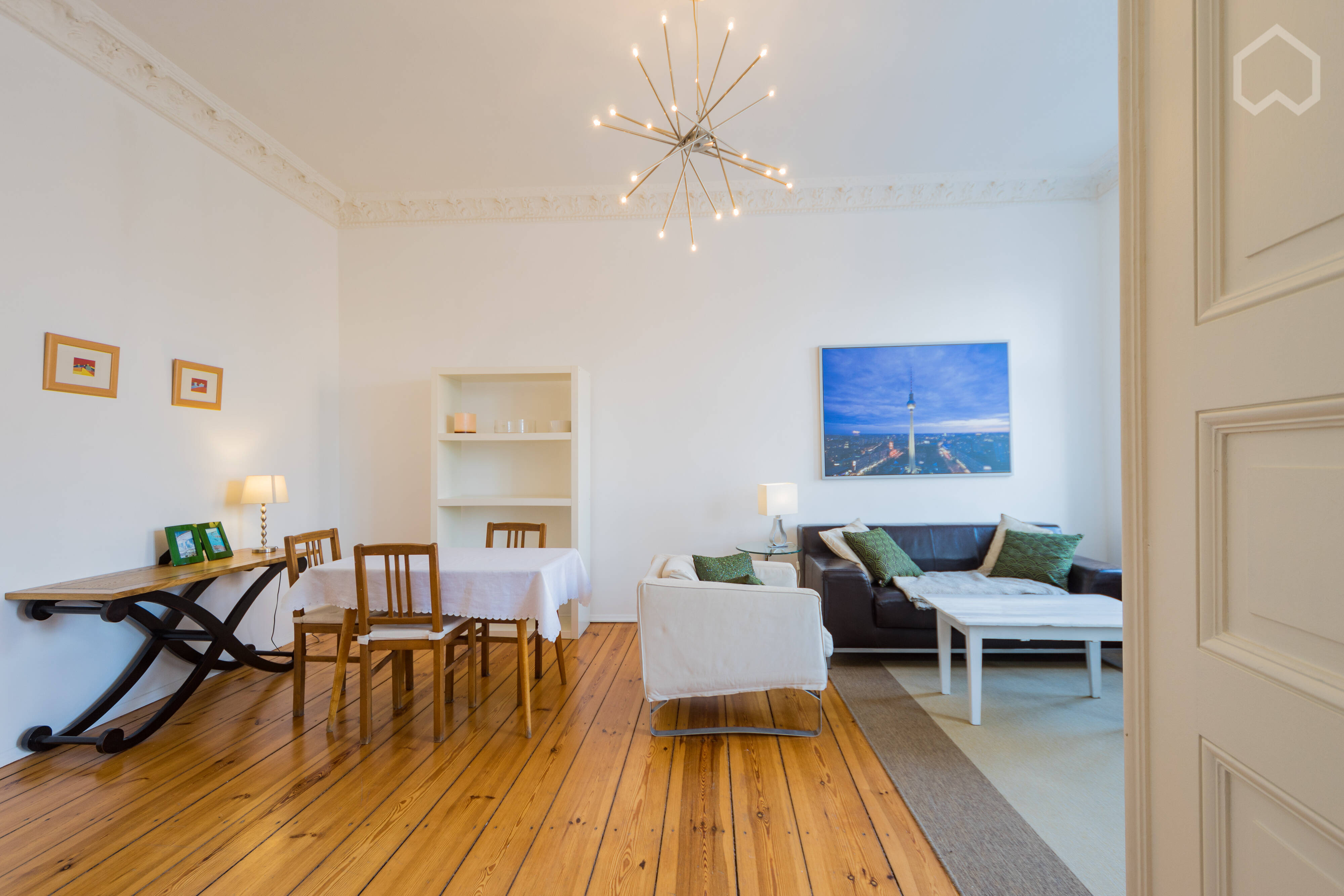 Spacious, bright 1 bedroom close to Landwehr canal - Photo 1