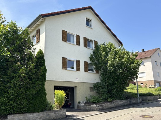 Charmantes Zweifamilienhaus mit Blick auf den Schlossberg in Albstadt-Ebingen