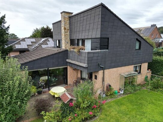 Architektonisch interessantes Einfamilienhaus in ruhiger Sackgassenlage