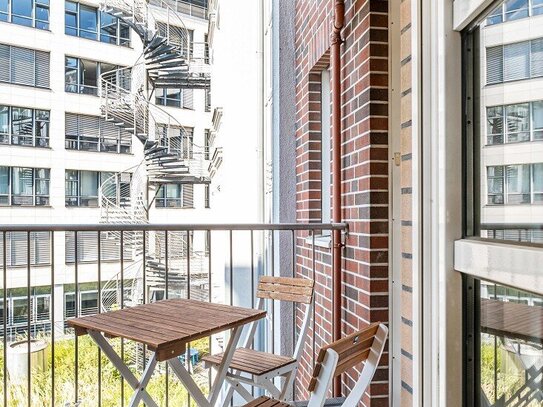 Stadtwohnung mit Balkon und Wintergarten direkt in Berlin-Mitte