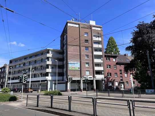 Gepflegte 2,5-Zimmer-Wohnung mit Balkon in zentraler Lage zu vermieten