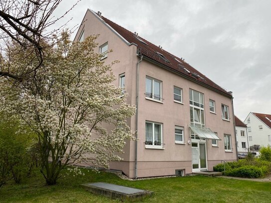 Gut vermietete 2-Zimmerwohnung mit Tiefgarage, Balkon und Weitblick in begehrter Lage von Dresden