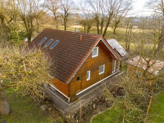 Energieeffizientes Zweifamilienhaus mit Photovoltaik und traumhaftem Garten - Ihr Rückzugsort !