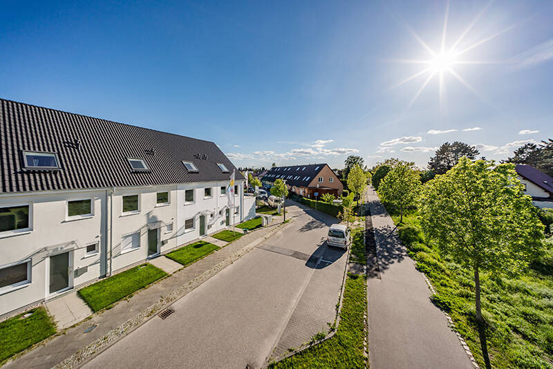 Geräumiges Reihenhaus über 3 Etagen mit eigenem Garten in Falkenberg neu zu vermieten - Photo 1