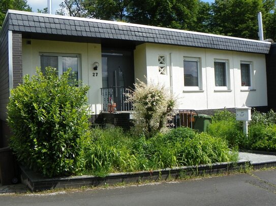 MAINTAL-Dörnigheim, schöner Atrium-Bungalow in ruhiger, direkter Waldrandlage in gutem Zustand, gr. Terrasse, Garage