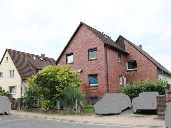 Mehrfamilienhaus 4 Wohneinheiten 2 Garagen 2 Stellplätze in toller Lage in Langenhagen Krähenwinkel