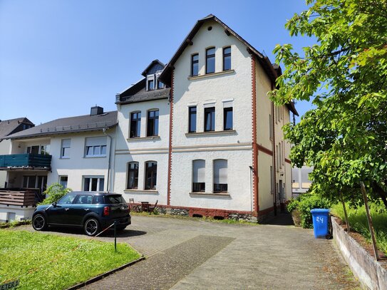 Helle, großzügige 3-Zimmer Mietwohnung mit Schlossblick in Weilburg