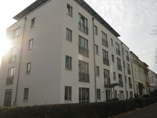 Peterswerder: großzügige, sonnige 3 Zimmer-Wohnung mit Terrasse