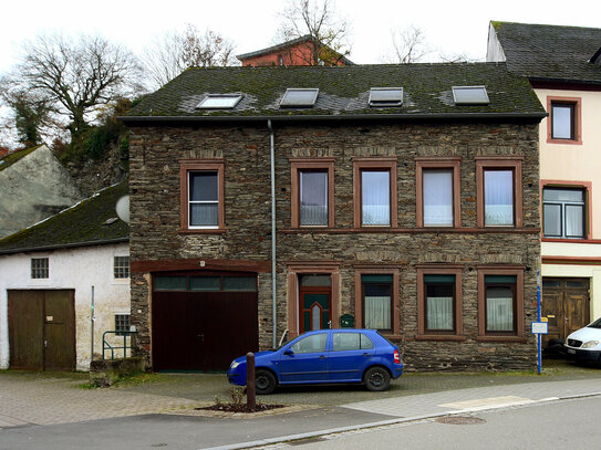 In Folz 2 In Dhron steht Ihr ehemaliges Winzerhaus mit Wohnraum und Lagerfläche- Sie werden staunen!