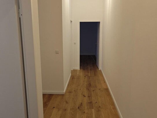 2 Raum Wohnung komplett renoviert mit neuer Einbauküche im Zentrum Kreuzberg Berlin