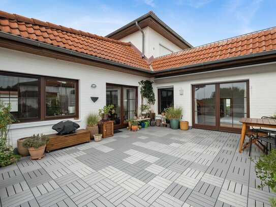 OWNR: Einziehen und Wohlfühlen - Renoviert und mit Küche! Sehr große Terrasse, freier Blick