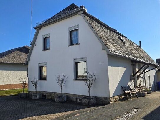 Renovierungsbedürftiges Einfamilienhaus in hervorragender, zentraler Stadtlage Bitburg!