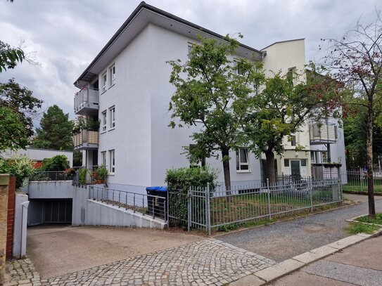 Sicheres Investment in Dresden: Vermietete 3-Raum Wohnung mit Balkon und zweitem WC