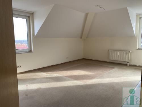 KAUFEN * RENOVIEREN * EINZIEHEN! Attraktive 3-Raum-ETW mit Balkon und Tiefgaragenstellplatz im 4. OG in Bautzen zu ve...