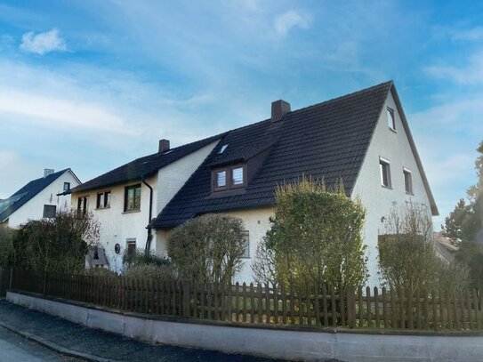 Schöne Erdgeschosswohnung mit Einbauküche und Garage in Seßlach