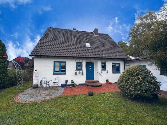 Exklusives Siedlungshaus mit Atelieranbau und besonderen Wellness-Extras in begehrter Lage!(NJ-6381)