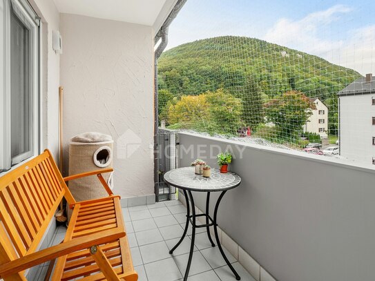 Sanierte 4-Zimmer-Wohnung mit Loggia, Garage und schönem Ausblick