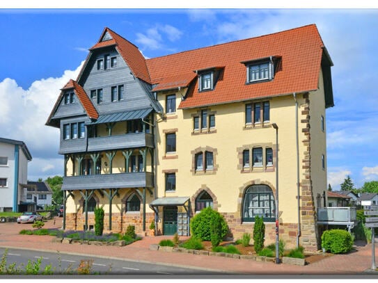 Vermietete 3-ZKB mit Balkon und PKW-Stellplatz in kernsaniertem Kulturdenkmal, Fritzlar-Zentrum